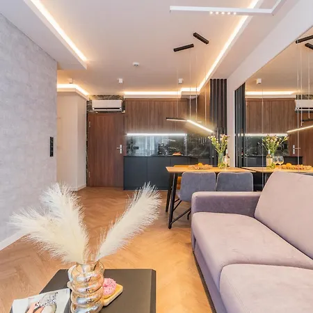 Prywatny W Stegnie Na Ulicy Brzozowej 6 Na I Pietrze * Stegna (Pomerania)