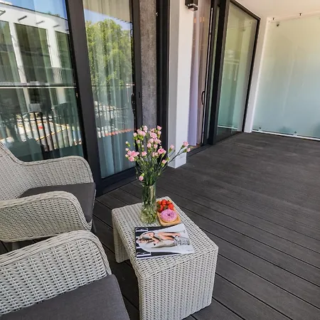 Prywatny W Stegnie Na Ulicy Brzozowej 6 Na I Pietrze *