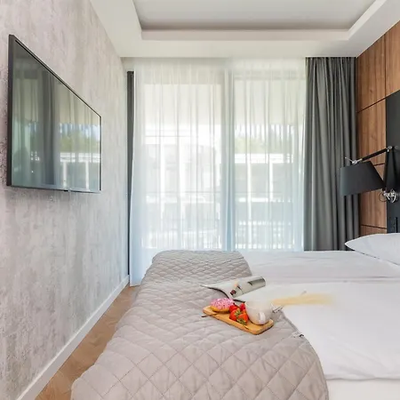 Prywatny W Stegnie Na Ulicy Brzozowej 6 Na I Pietrze *