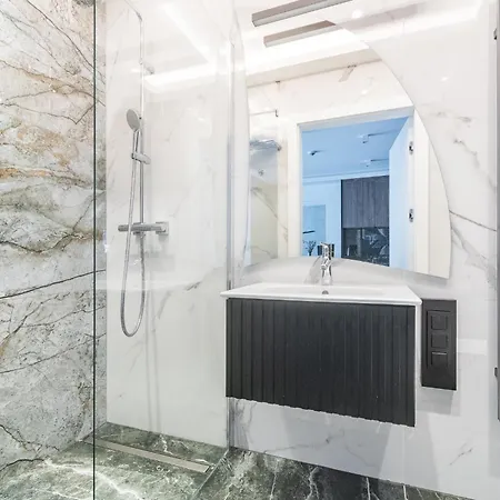 Prywatny W Stegnie Na Ulicy Brzozowej 6 Na I Pietrze *