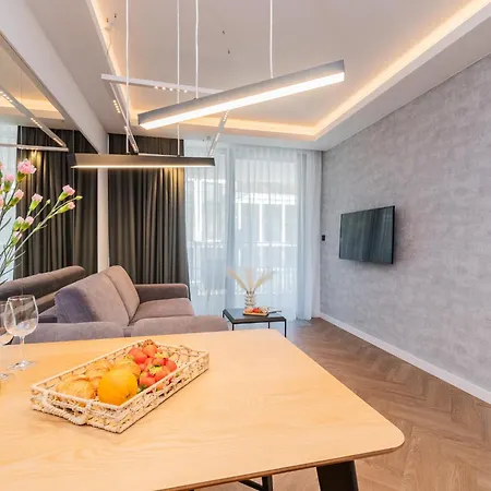 Prywatny W Stegnie Na Ulicy Brzozowej 6 Na I Pietrze *