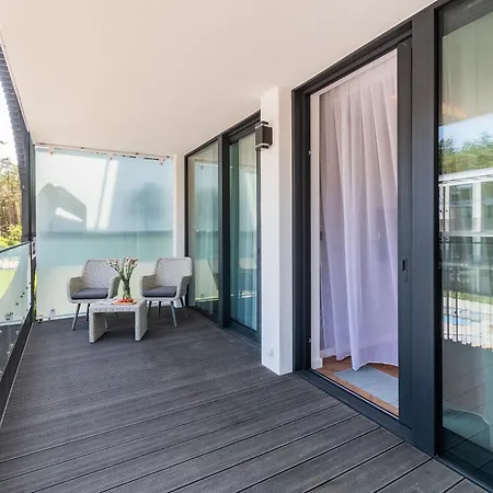 Prywatny W Stegnie Na Ulicy Brzozowej 6 Na I Pietrze *