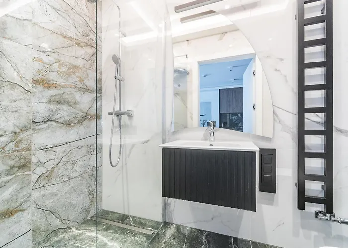 Prywatny W Stegnie Na Ulicy Brzozowej 6 Na I Pietrze *