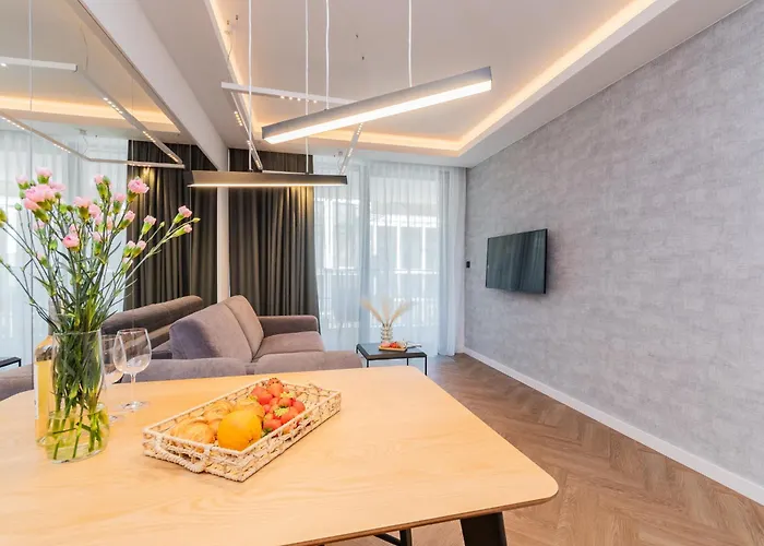 Prywatny W Stegnie Na Ulicy Brzozowej 6 Na I Pietrze *