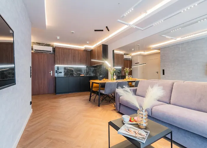 Apartament Prywatny W Stegnie Na Ulicy Brzozowej 6 Na I Pietrze *