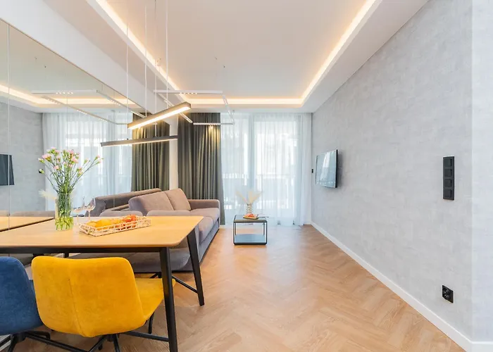 Prywatny W Stegnie Na Ulicy Brzozowej 6 Na I Pietrze *